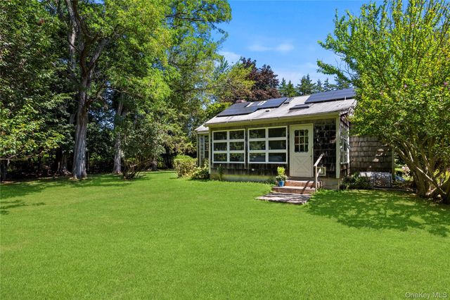 26 S Menantic Road, Shelter Island, NY 11964