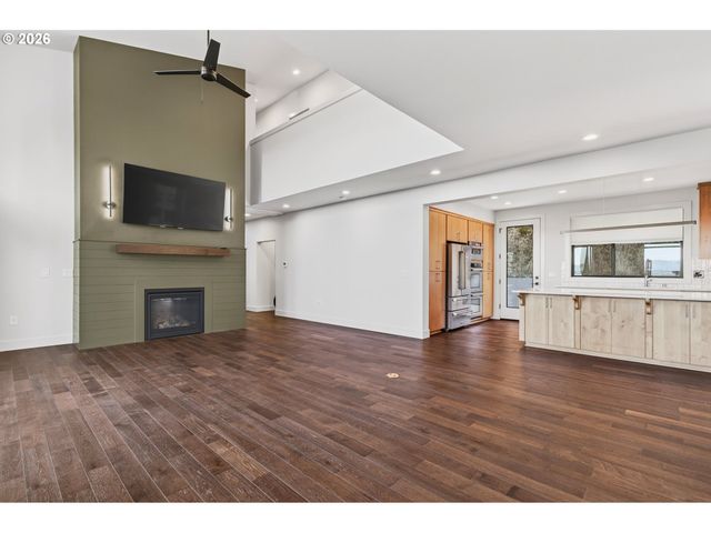 133 CEDAR FALLS Dr, Kelso, WA 98626