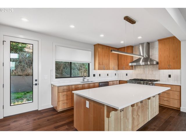 133 CEDAR FALLS Dr, Kelso, WA 98626