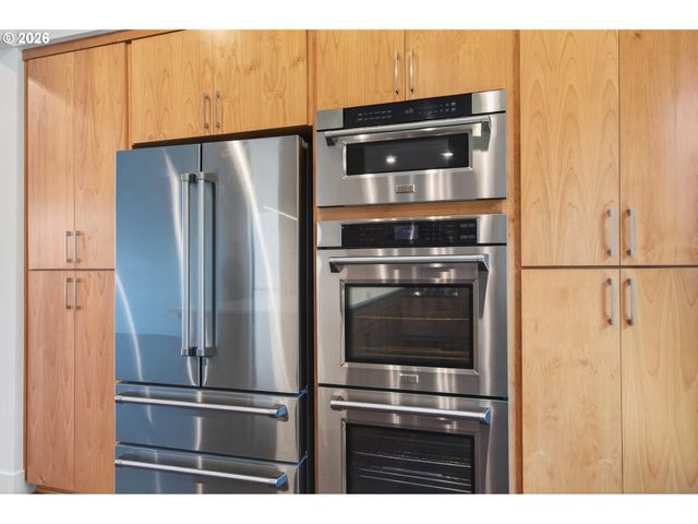 133 CEDAR FALLS Dr, Kelso, WA 98626