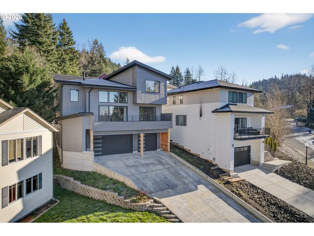 133 CEDAR FALLS Dr, Kelso, WA 98626