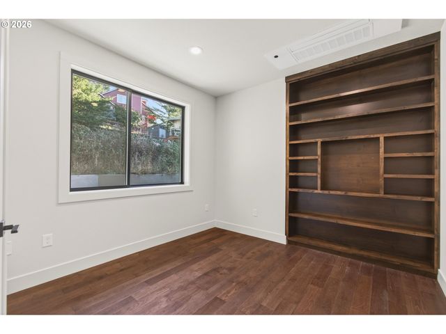 133 CEDAR FALLS Dr, Kelso, WA 98626