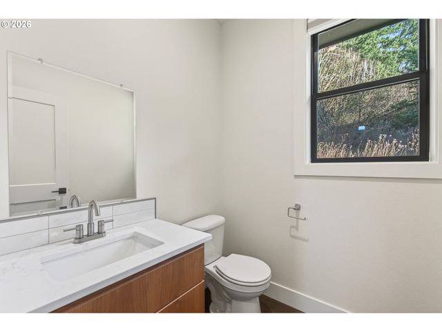 133 CEDAR FALLS Dr, Kelso, WA 98626