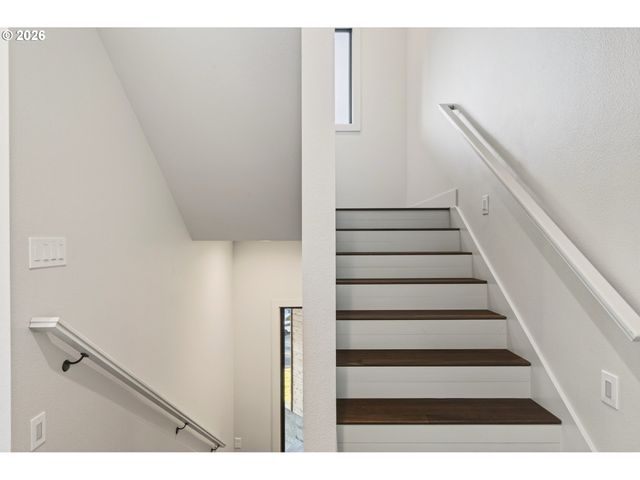 133 CEDAR FALLS Dr, Kelso, WA 98626