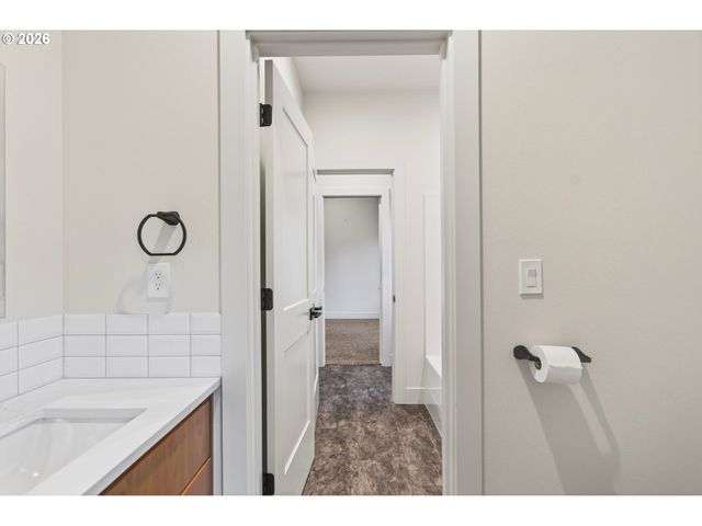 133 CEDAR FALLS Dr, Kelso, WA 98626