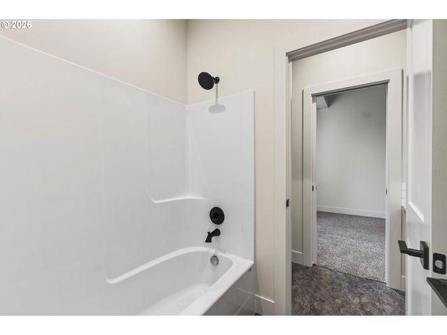 133 CEDAR FALLS Dr, Kelso, WA 98626