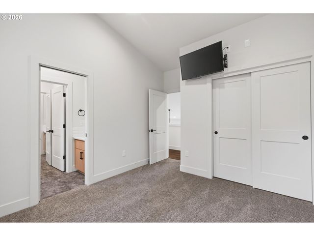 133 CEDAR FALLS Dr, Kelso, WA 98626