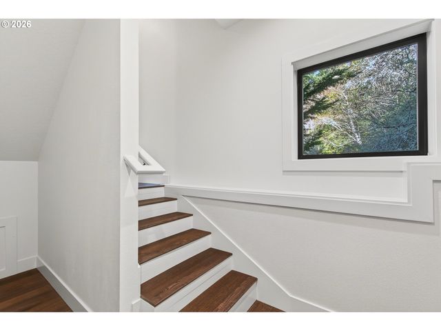 133 CEDAR FALLS Dr, Kelso, WA 98626