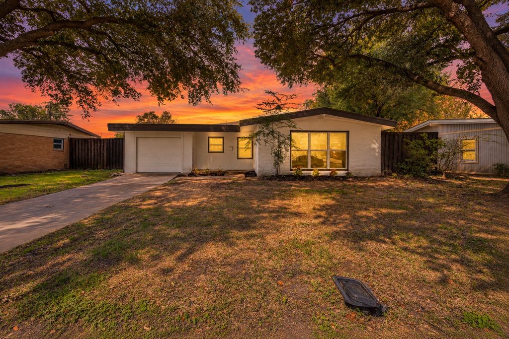 1715 Salem Street, Irving, TX 75061 — exterior
