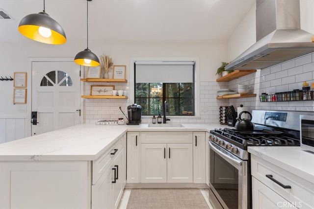 612 Sunderland Court, Lake Arrowhead, CA 92352