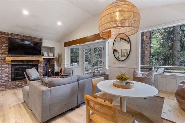 612 Sunderland Court, Lake Arrowhead, CA 92352