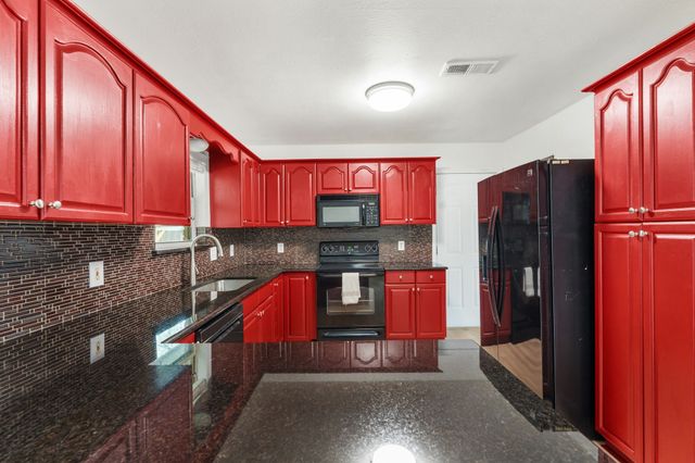 7324 Oakland Lane, North Richland Hills, TX 76180