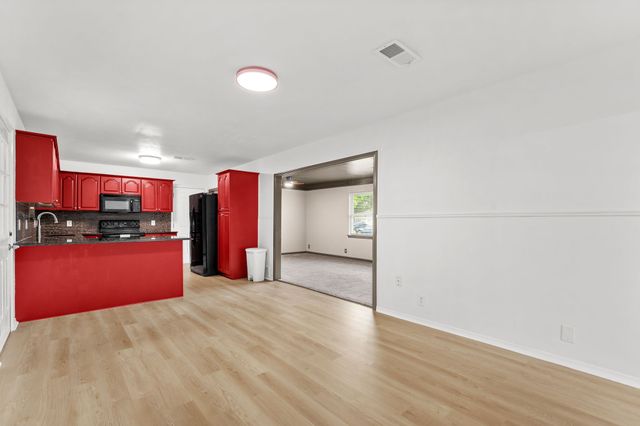 7324 Oakland Lane, North Richland Hills, TX 76180