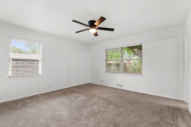 7324 Oakland Lane, North Richland Hills, TX 76180