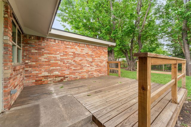 7324 Oakland Lane, North Richland Hills, TX 76180