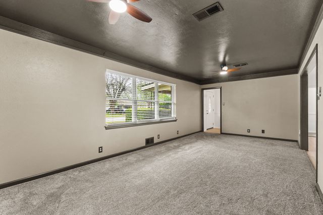 7324 Oakland Lane, North Richland Hills, TX 76180