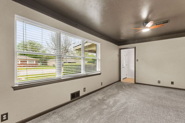 7324 Oakland Lane, North Richland Hills, TX 76180