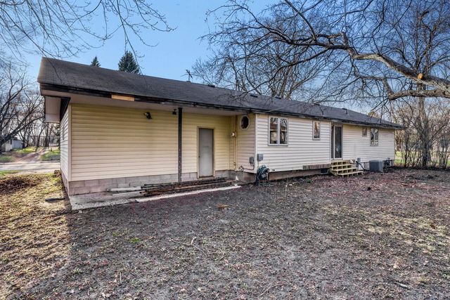 7556 Noble Avenue N, Brooklyn Park, MN 55443