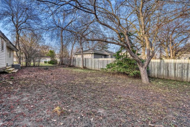 7556 Noble Avenue N, Brooklyn Park, MN 55443