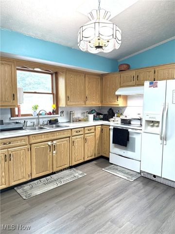 9 Willow Way, Canfield, OH 44406