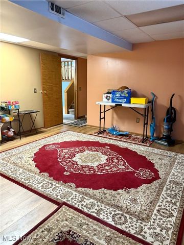 9 Willow Way, Canfield, OH 44406