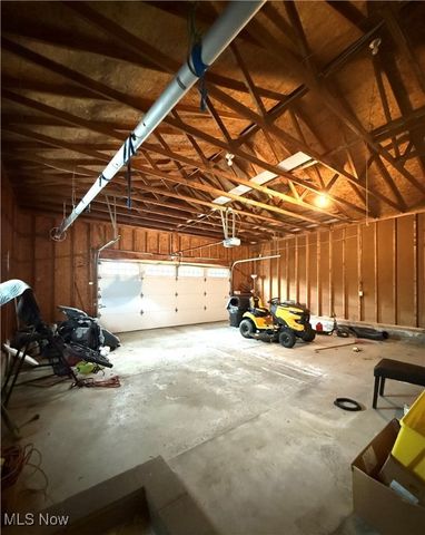 9 Willow Way, Canfield, OH 44406