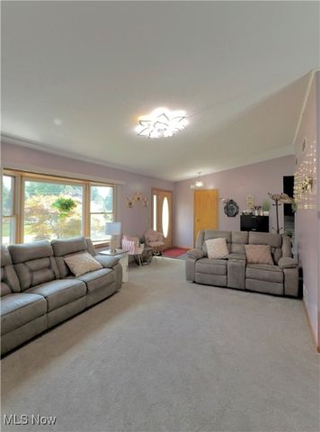 9 Willow Way, Canfield, OH 44406