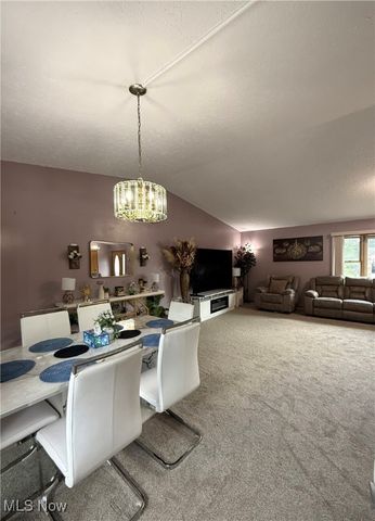 9 Willow Way, Canfield, OH 44406