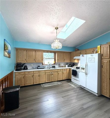 9 Willow Way, Canfield, OH 44406