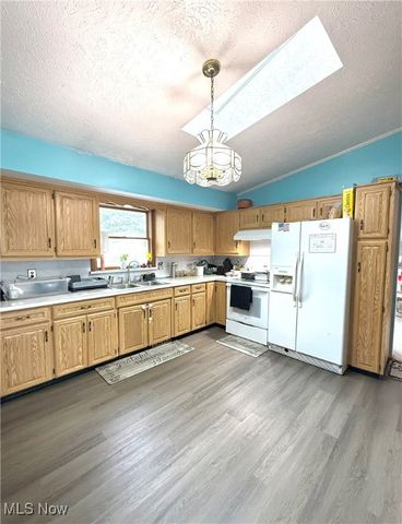 9 Willow Way, Canfield, OH 44406