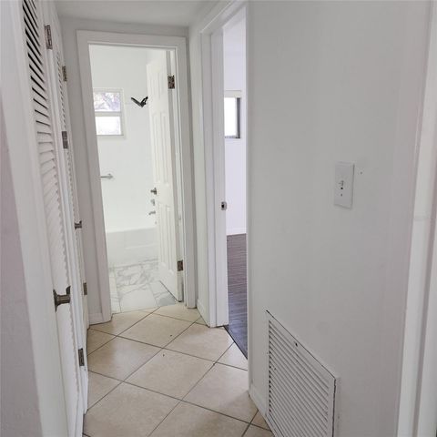 3925 OMEGA LANE, Sarasota, FL 34235