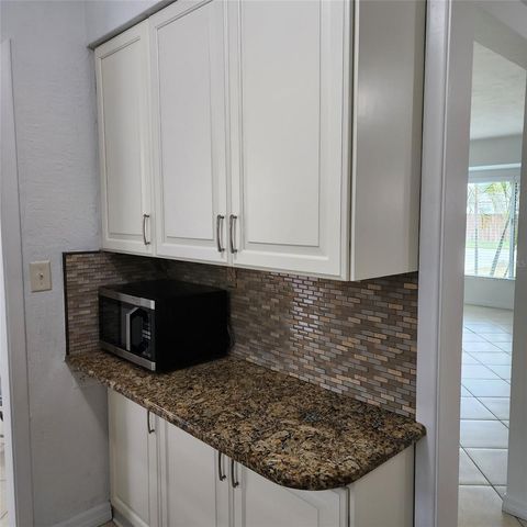 3925 OMEGA LANE, Sarasota, FL 34235