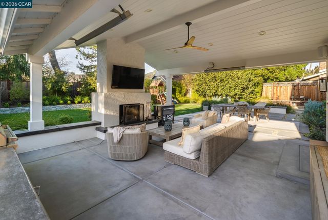 173 Belgian Dr, Danville, CA 94526