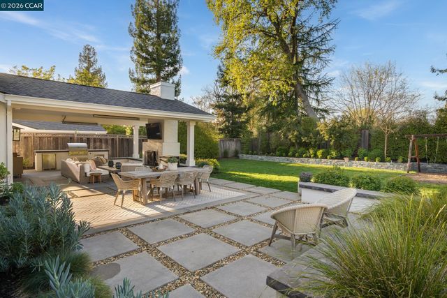 173 Belgian Dr, Danville, CA 94526