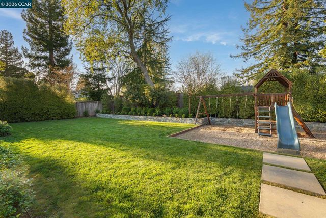 173 Belgian Dr, Danville, CA 94526