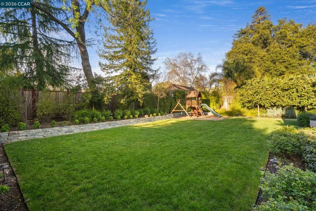 173 Belgian Dr, Danville, CA 94526