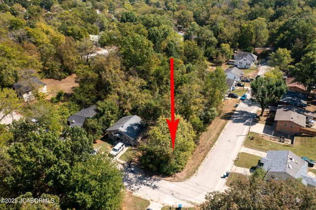 927 HARDING STREET, Jefferson City, MO 65101