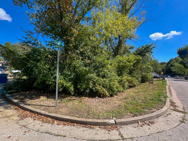 927 HARDING STREET, Jefferson City, MO 65101