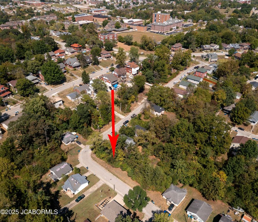 927 HARDING STREET, Jefferson City, MO 65101