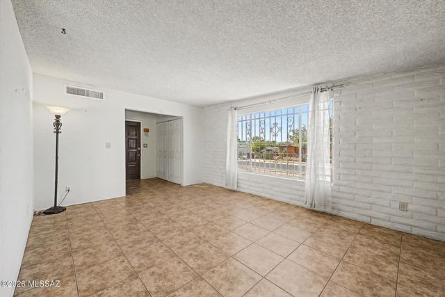 352 W Marcus Drive, Tucson, AZ 85756