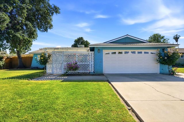 3205 W Cypress Avenue, Visalia, CA 93277