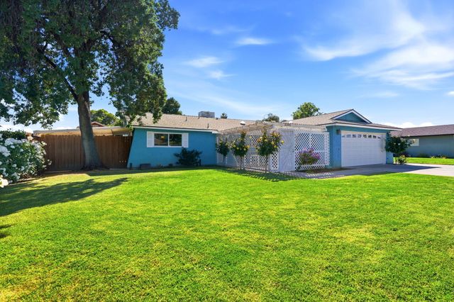3205 W Cypress Avenue, Visalia, CA 93277