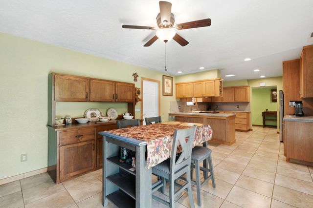 3205 W Cypress Avenue, Visalia, CA 93277