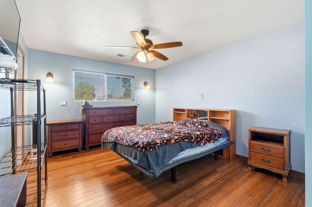 3205 W Cypress Avenue, Visalia, CA 93277