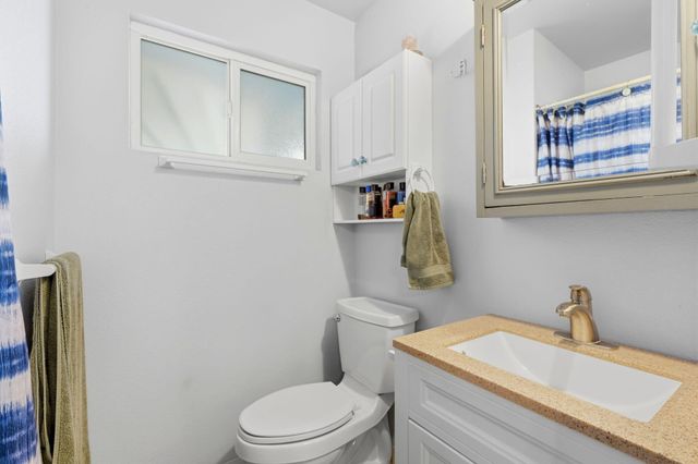 3205 W Cypress Avenue, Visalia, CA 93277