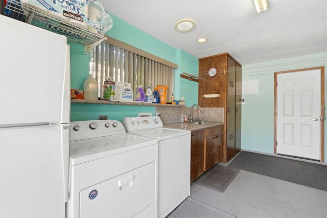 3205 W Cypress Avenue, Visalia, CA 93277