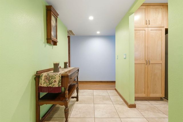 3205 W Cypress Avenue, Visalia, CA 93277