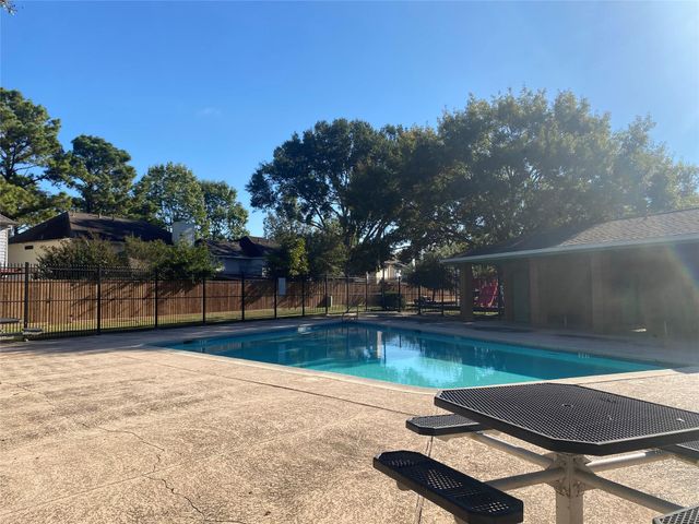 16215 Cairngorm Avenue, Houston, TX 77095