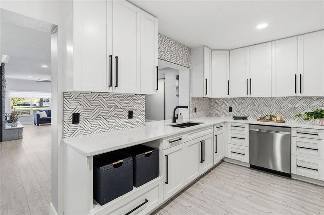 6228 7TH AVENUE N, St Petersburg, FL 33710