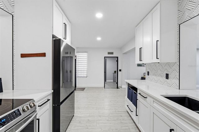 6228 7TH AVENUE N, St Petersburg, FL 33710